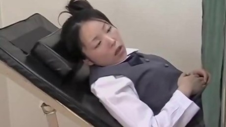 Doctor Makes His Japanese Patient Feel Good JPORNJAPANCOM