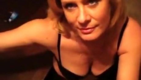 MILF likes to talk dirty while getting fucked